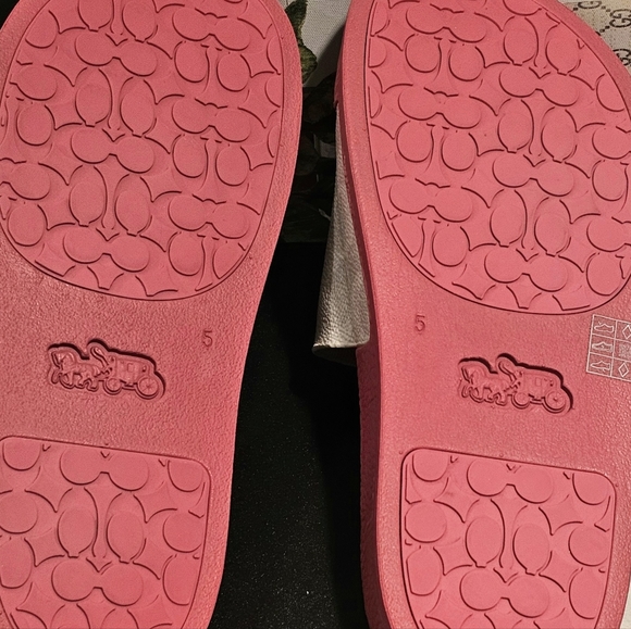 Coach Chalk/Pink Confetti Slides (Nwot) - Picture 7 of 8